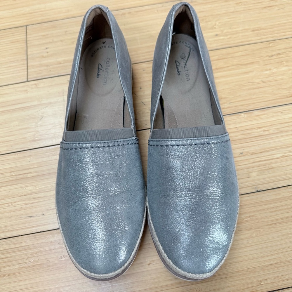 Clarks Metallic Grey Slip-On Loafers, women’s 8.5 - Picture 6 of 9